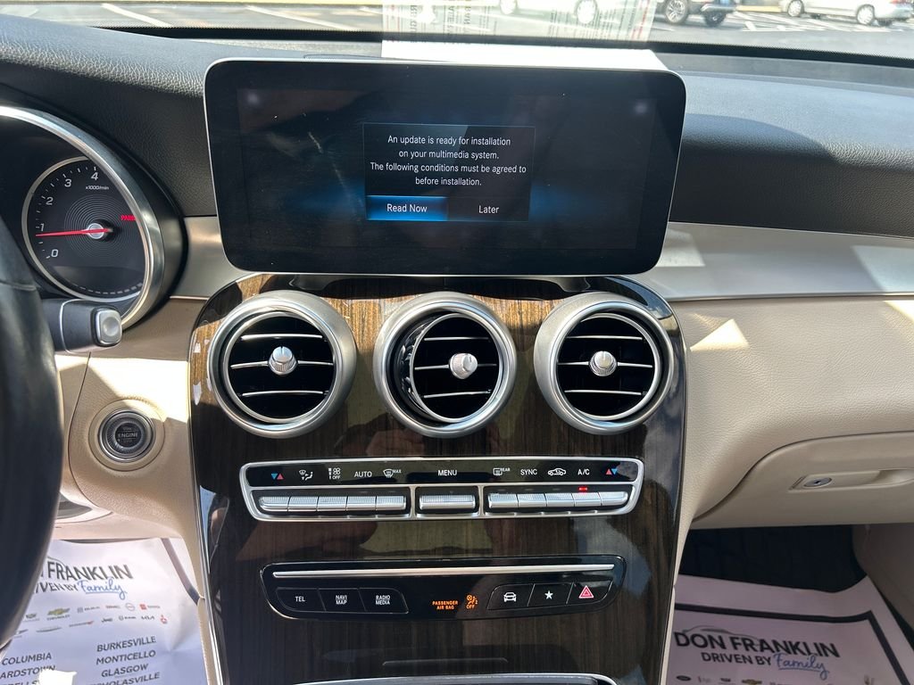 Used 2021 White Mercedes-Benz GLC 300 image 21