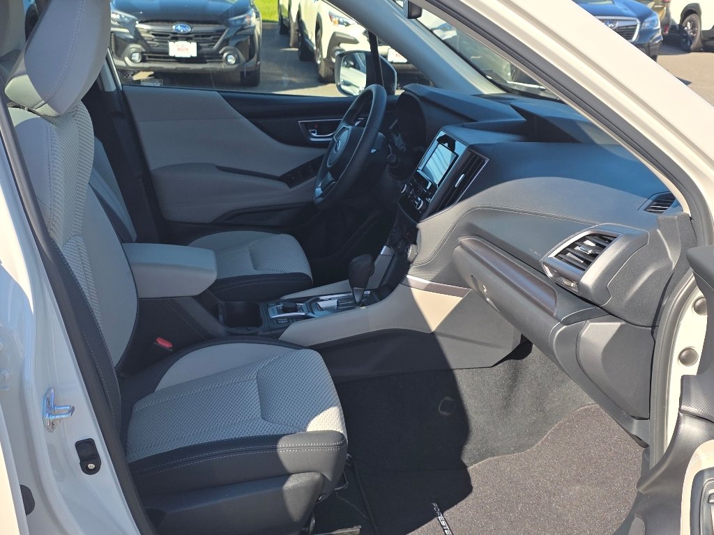 Used 2023 White Subaru Premium image 22