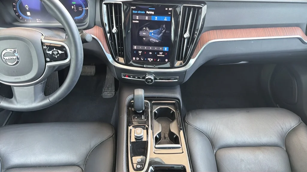 2023 Volvo S60 Plus - Photo 8