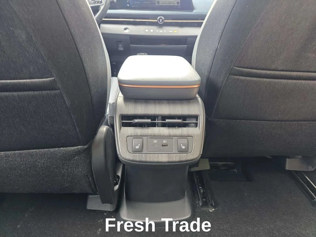 Used 2024 Everest White Pearl Tricoat Nissan Platinum+ e-4orce image 10