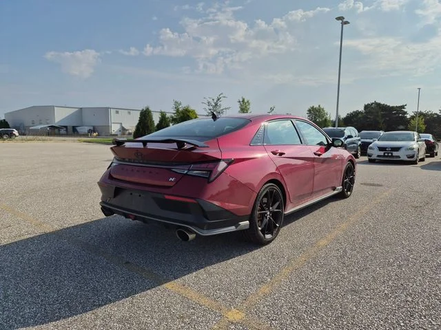 Used 2025 Red Hyundai Base image 5