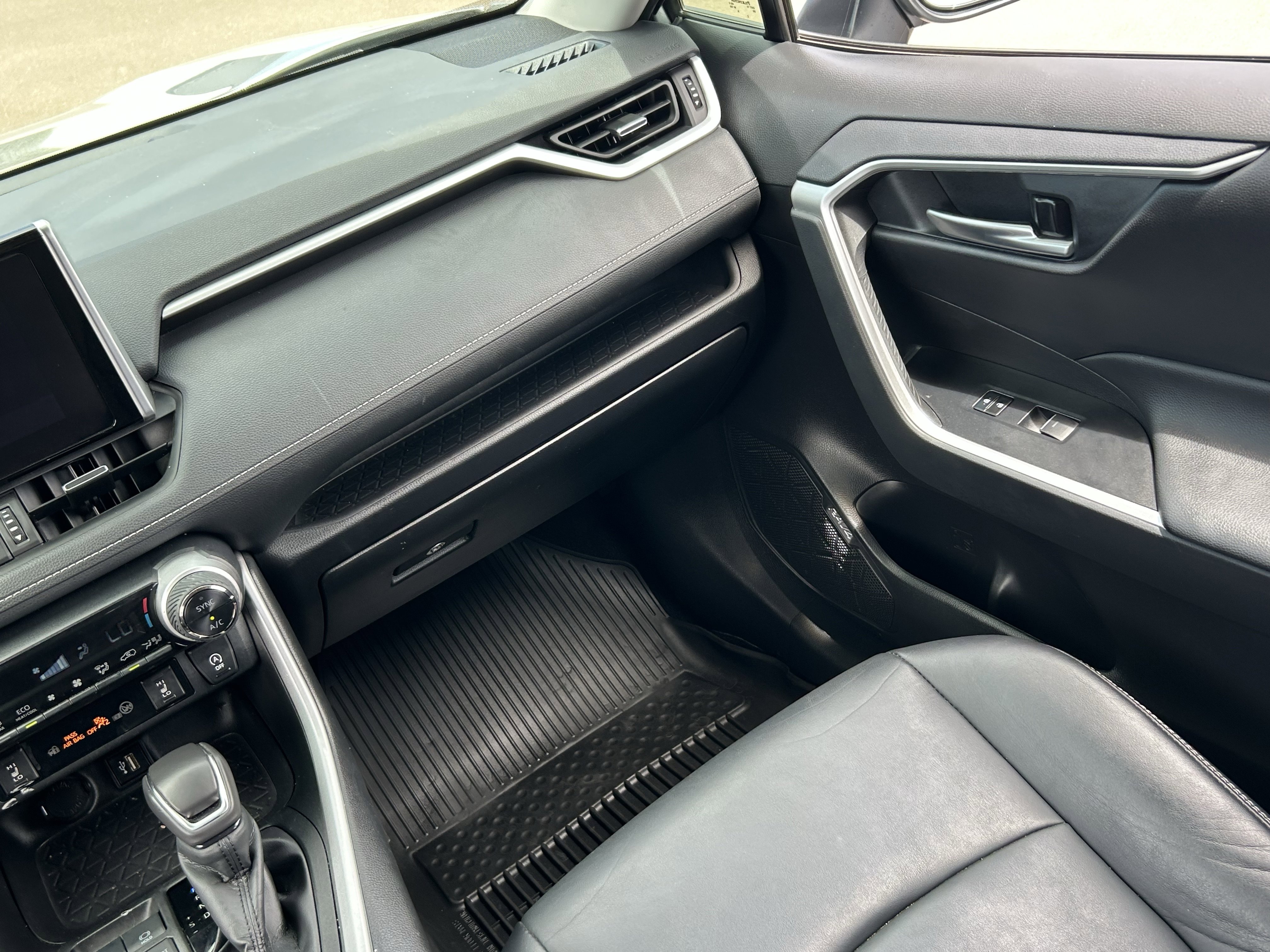 Used 2024 Silver Toyota XLE Premium image 19