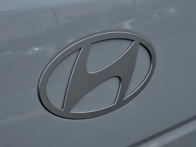 New 2027 White Hyundai SEL image 19