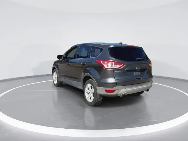 Used 2015  Ford SE image 8
