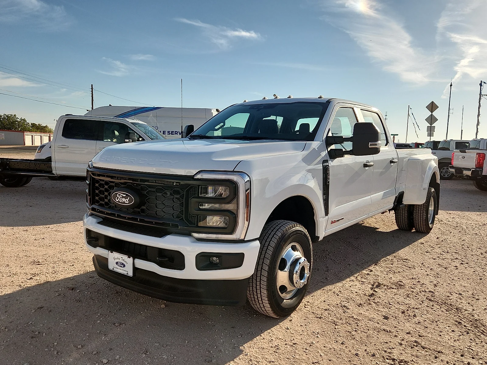New 2027 Oxford White Ford XL image 3