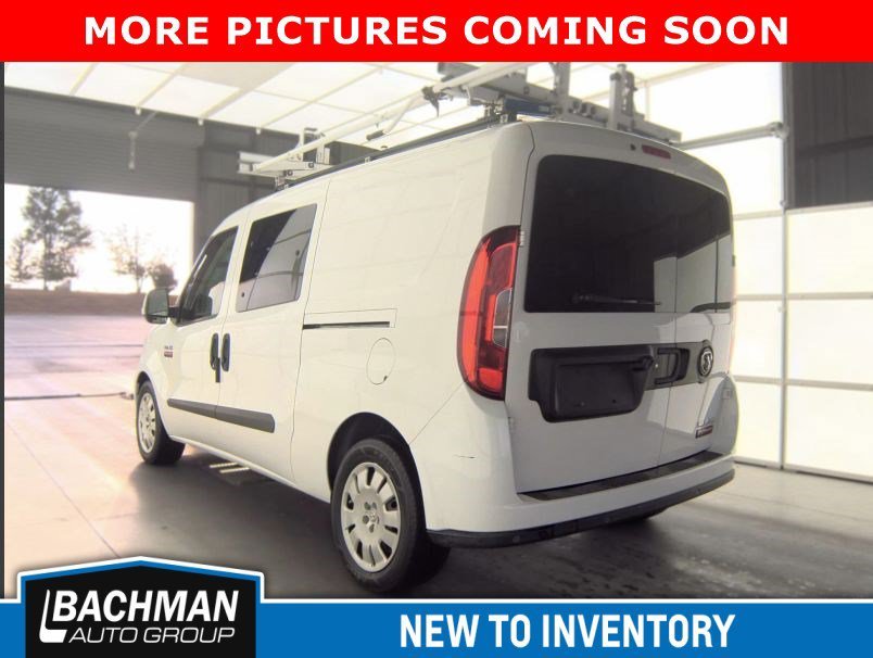 Used 2024 Crystal White Metallic Volvo Plus Dark Theme image 2
