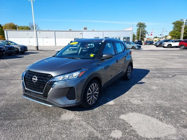 Used 2023 Gray Nissan SV image 10