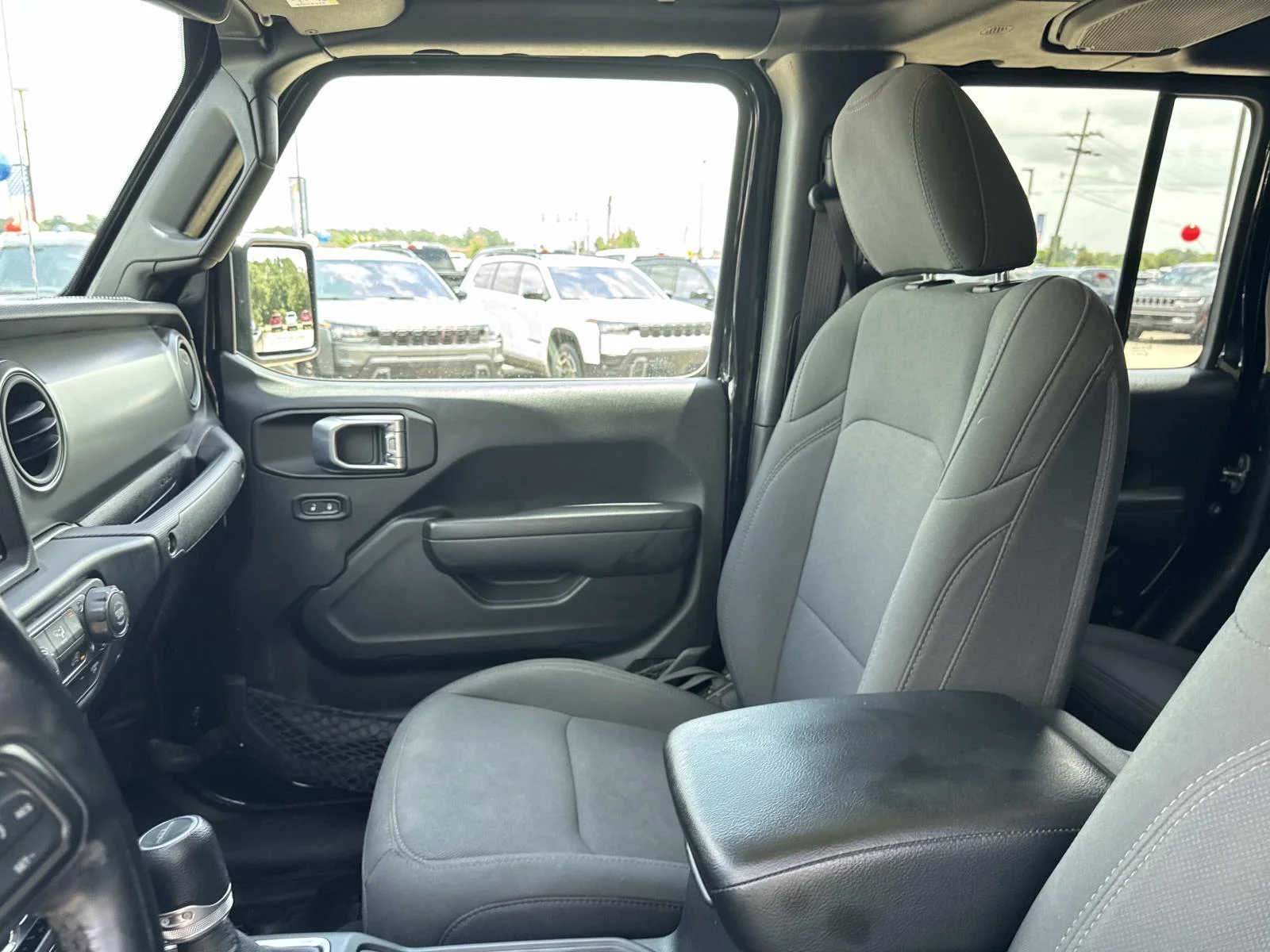 Used 2022 Black Jeep Sport S image 15