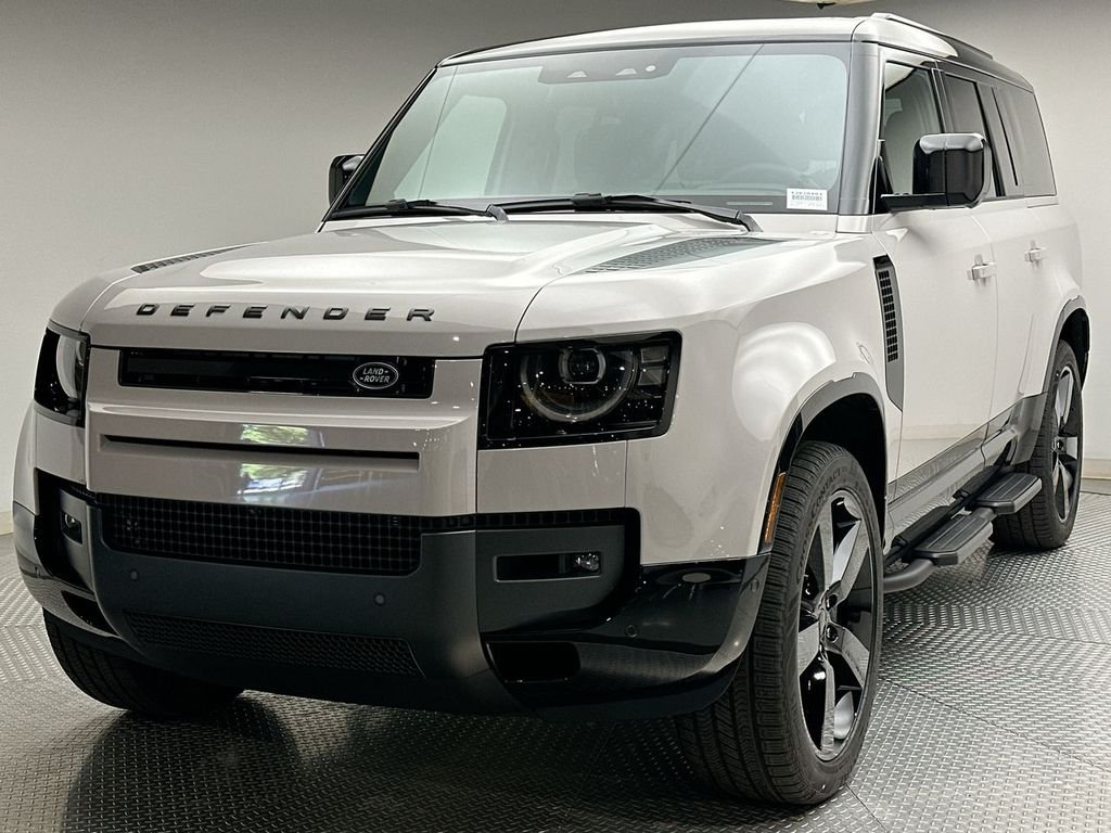New 2026 Borasco Grey Metallic Land Rover X-Dynamic SE image 1