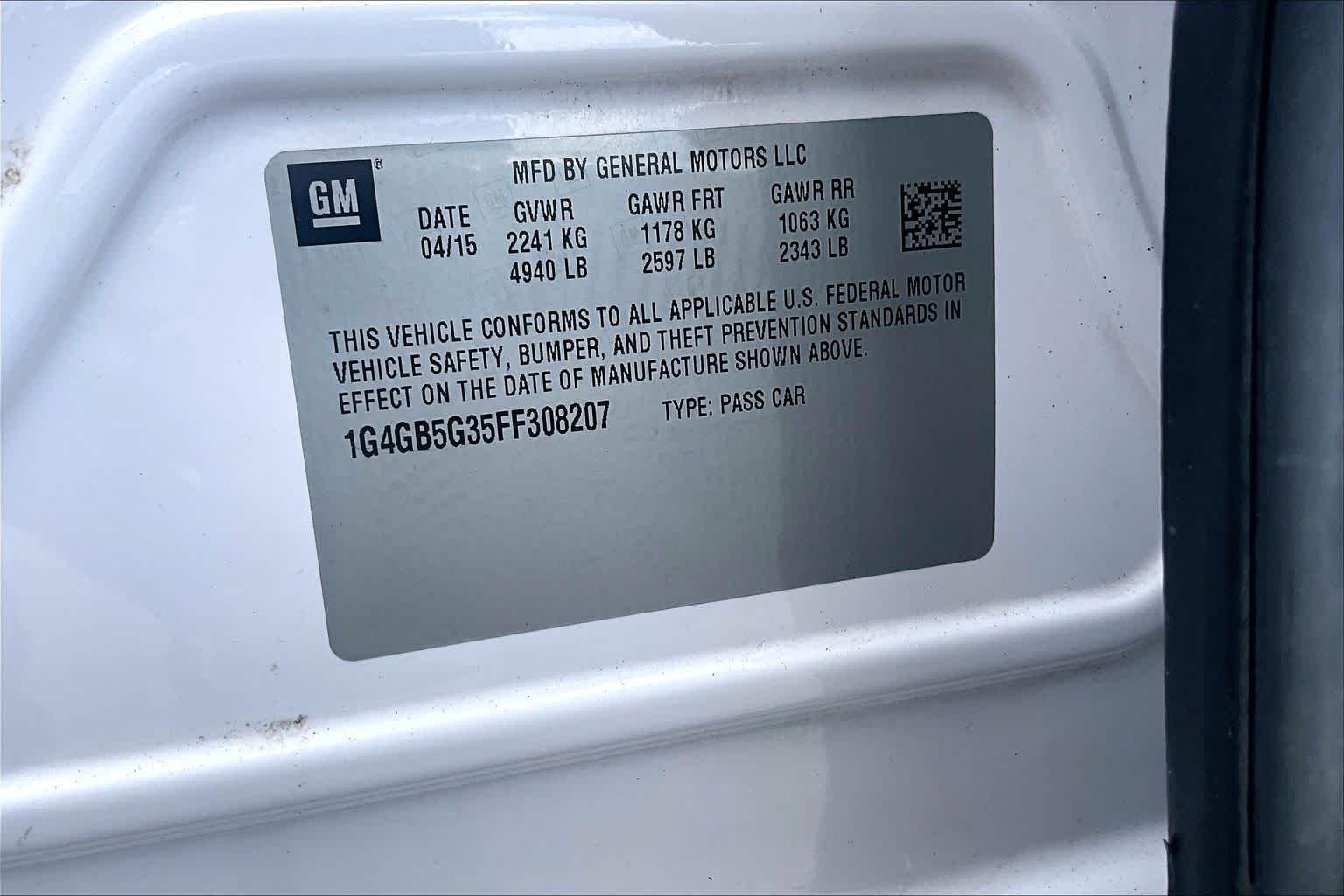 Used 2015 White Frost Tricoat Buick Leather image 36