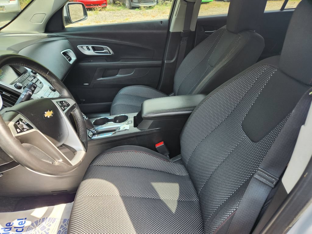 Used 2016 SILVER ICE METALLIC Chevrolet LT image 19