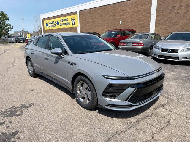 New 2026 Blue Hyundai SE image 37