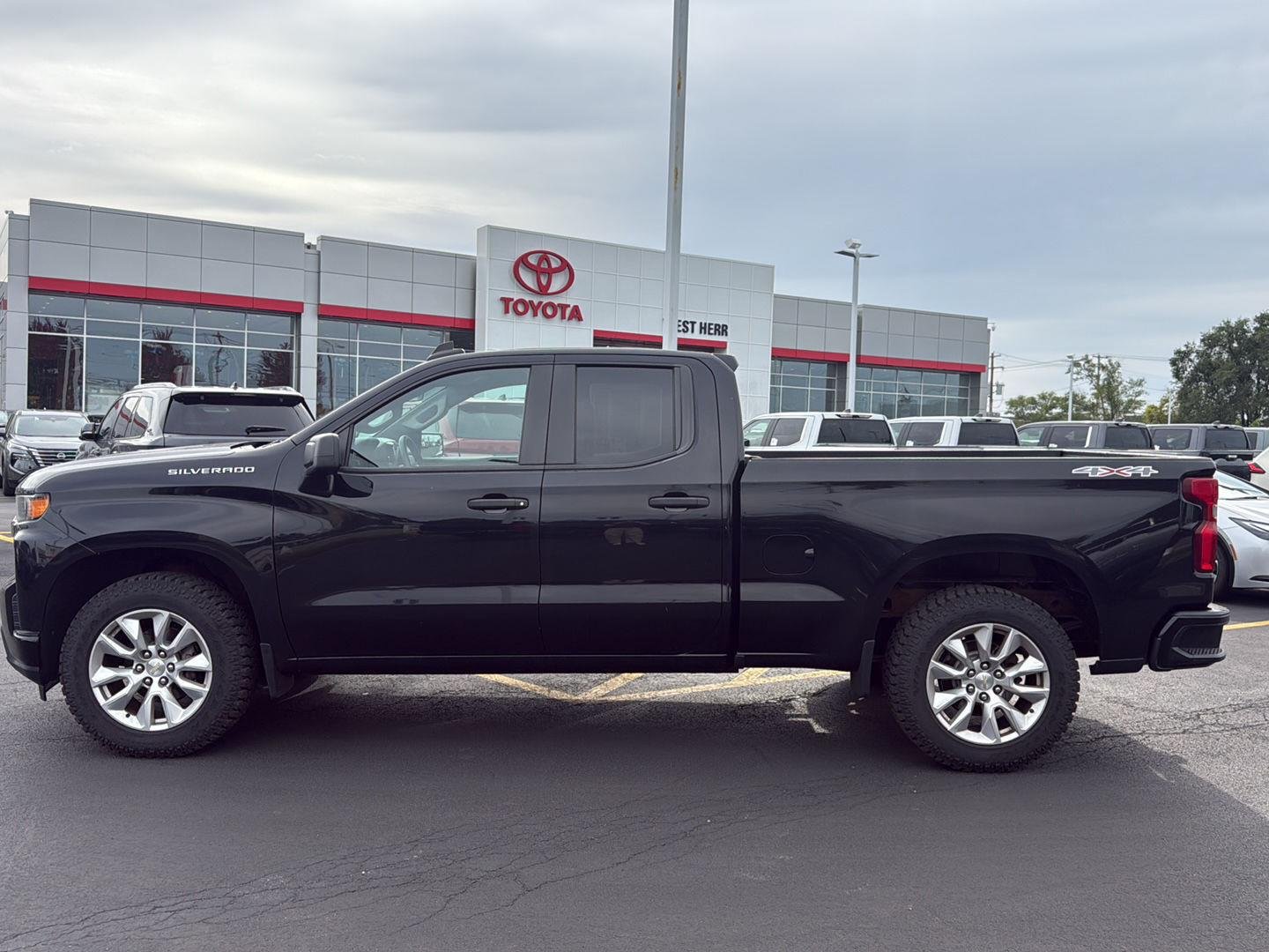 Used 2020 Black Chevrolet Custom image 6