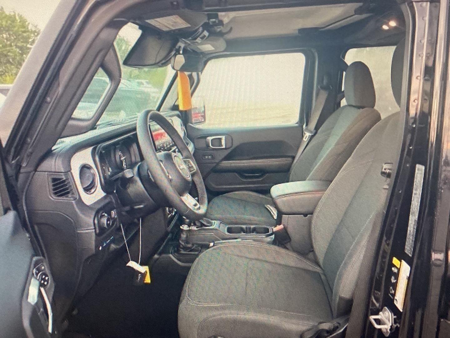 Used 2025 Black Clearcoat Jeep Sahara image 5
