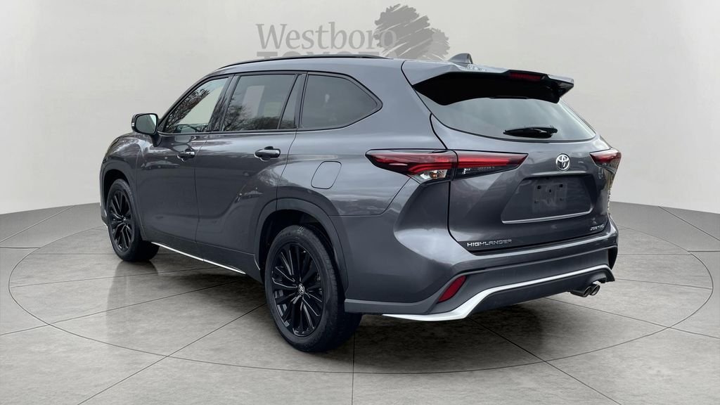 Used 2025 Gray Toyota XSE image 5