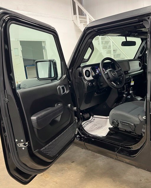 Used 2024 Black Jeep Sport image 21