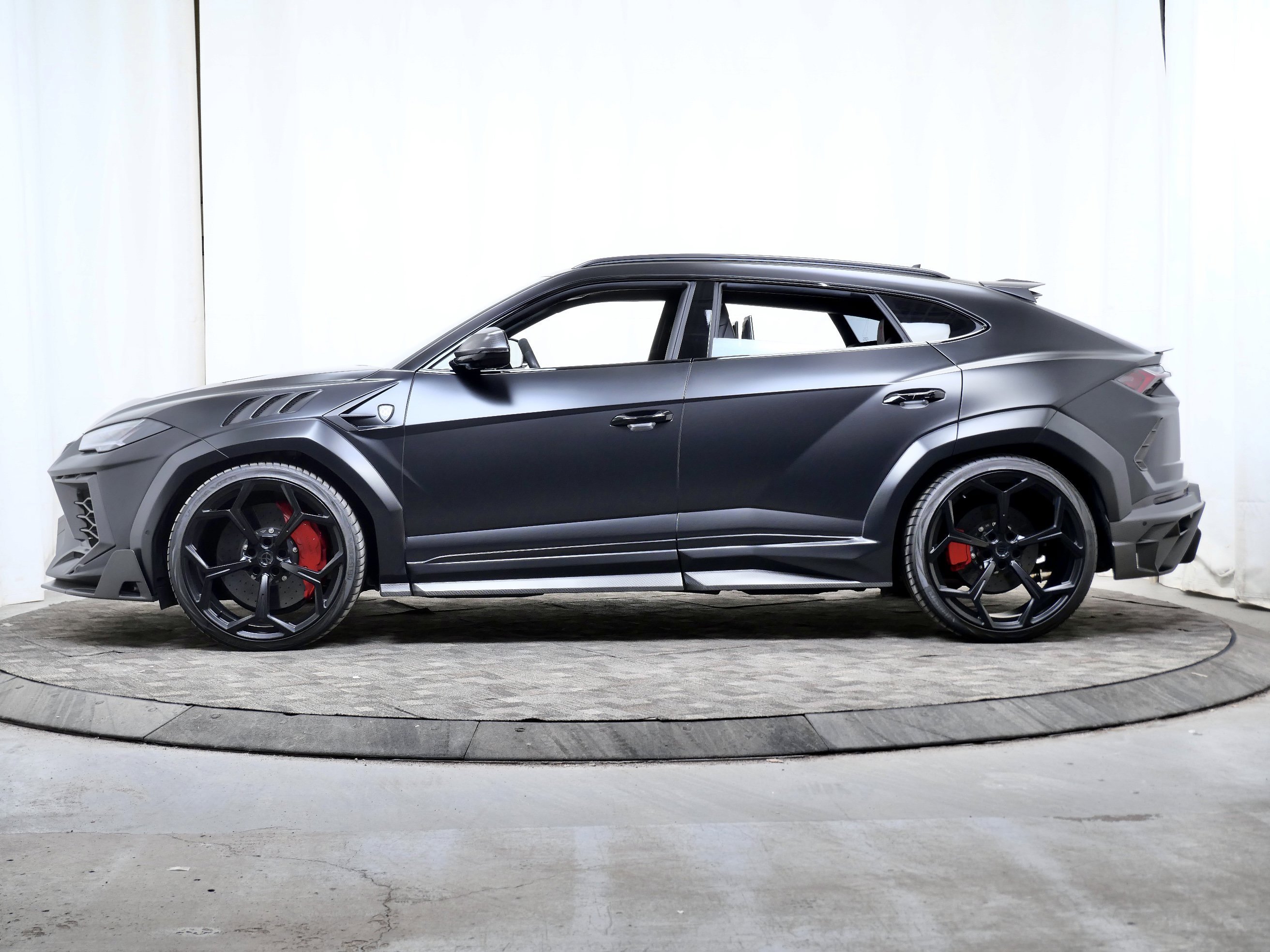 Used 2020 Lamborghini Urus Base with VIN ZPBUA1ZL2LLA10025 for sale in Minneapolis, Minnesota
