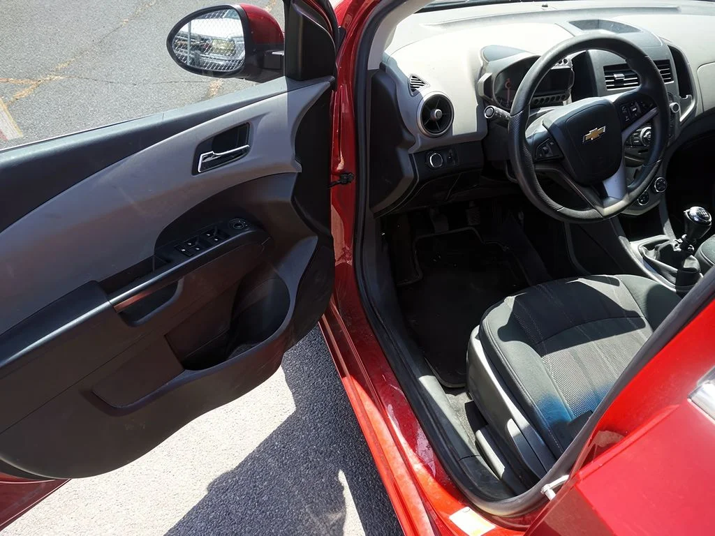 2012 Chevrolet Sonic 1LT - Photo 12