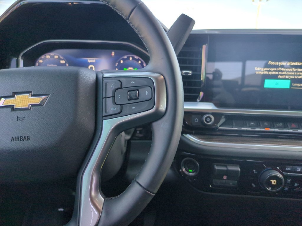 Used 2026 Summit White Chevrolet LT image 23