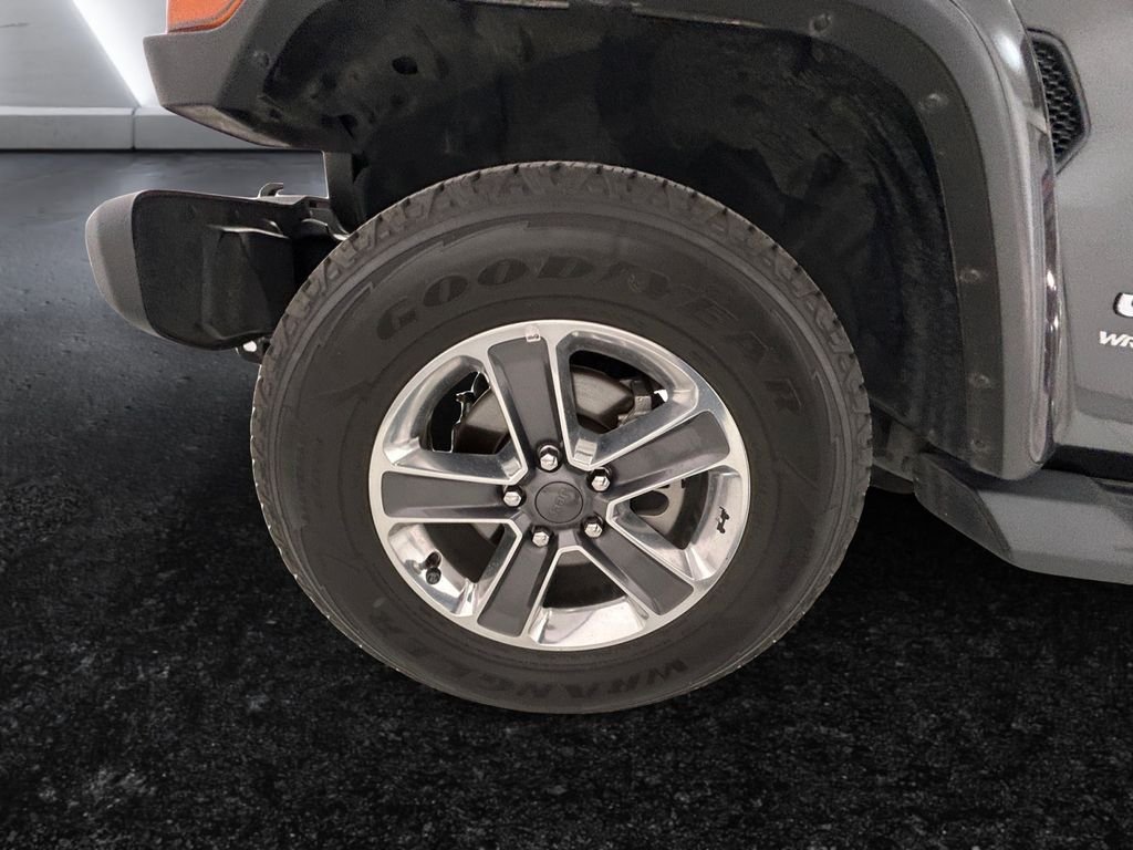Used 2021 Gray Jeep Unlimited Sahara image 27