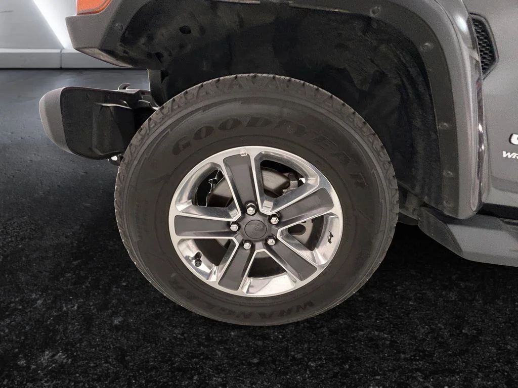 Used 2021 Gray Jeep Unlimited Sahara image 27