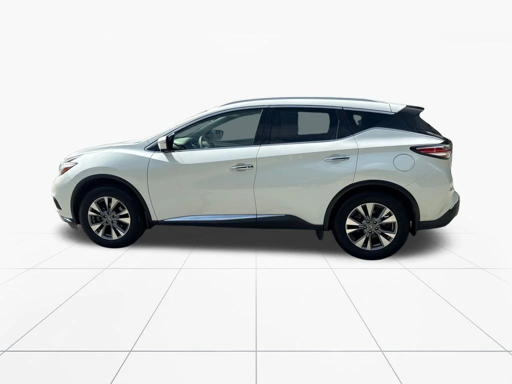 Used 2015 Pearl White Nissan SL image 4