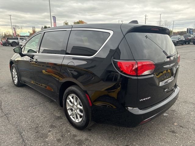 New 2026 Diamond Black Crystal Pearl-Coat Exterior Paint Chrysler LX image 5