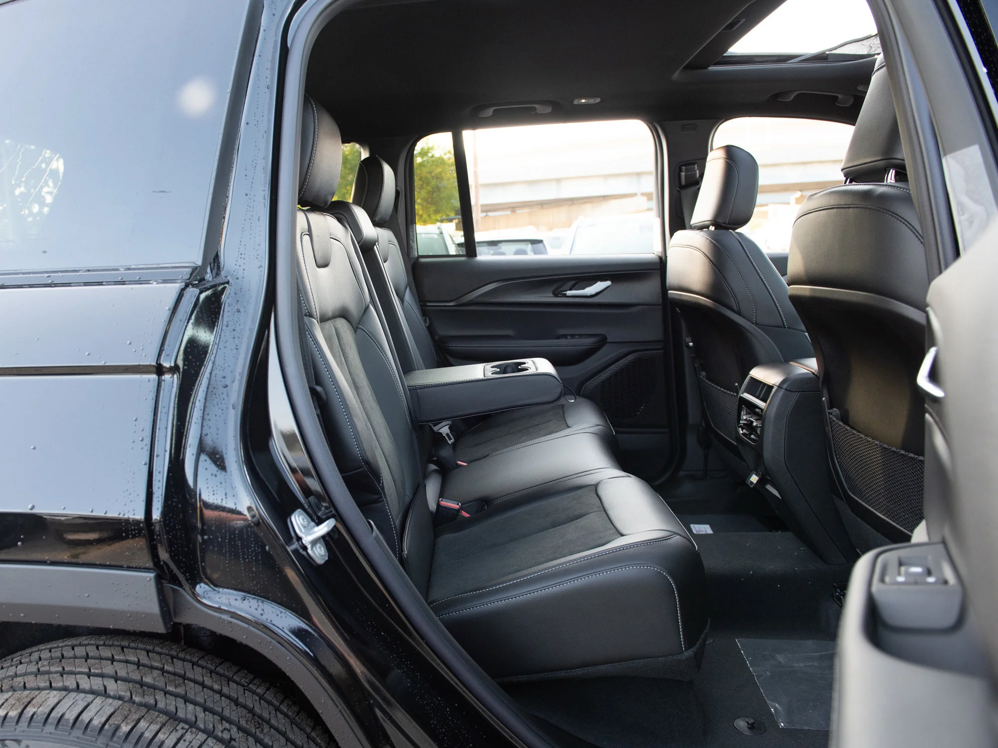 New 2025 Black Jeep Altitude* 4x4, Sunroof, Trailer Tow Pkg, Heated Leather image 23