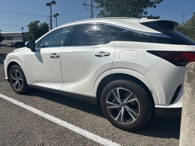 Used 2025 White Lexus 350 Premium image 3