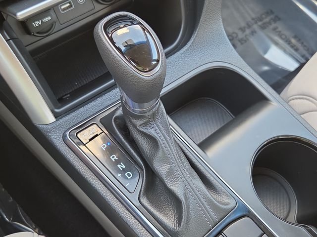 Used 2016 Gray Metallic Hyundai SE image 17