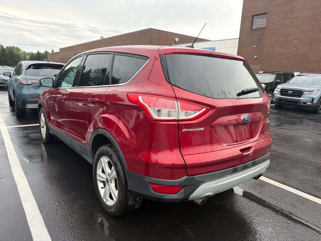 Used 2014 Ruby Red Ford SE image 2