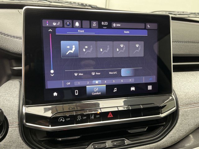Used 2022 Diamond Black Crystal Pearlcoat Jeep Latitude Lux image 19