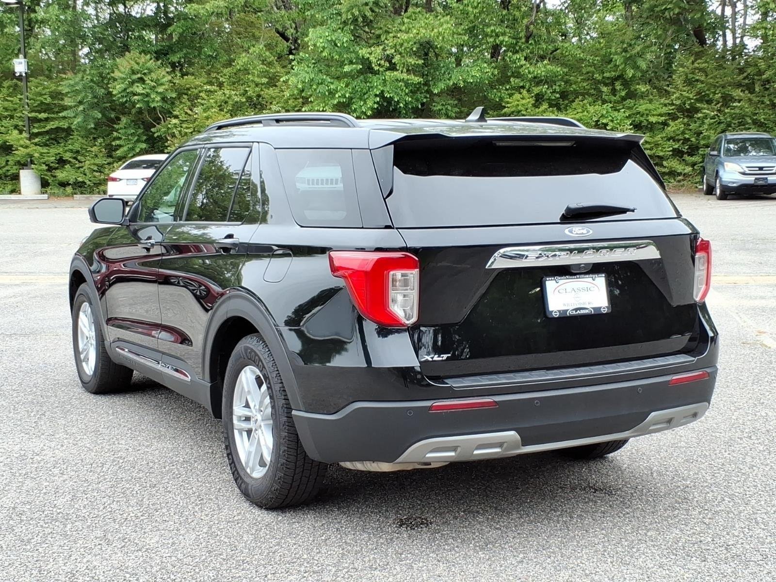 Used 2023 Agate Black Metallic Ford XLT image 9