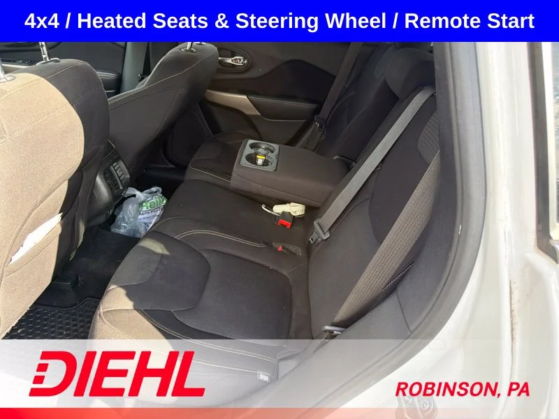 Used 2017 White Jeep Latitude image 8