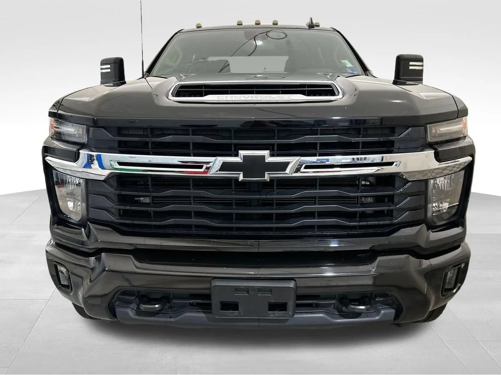 Used 2024 Black Chevrolet LT image 10