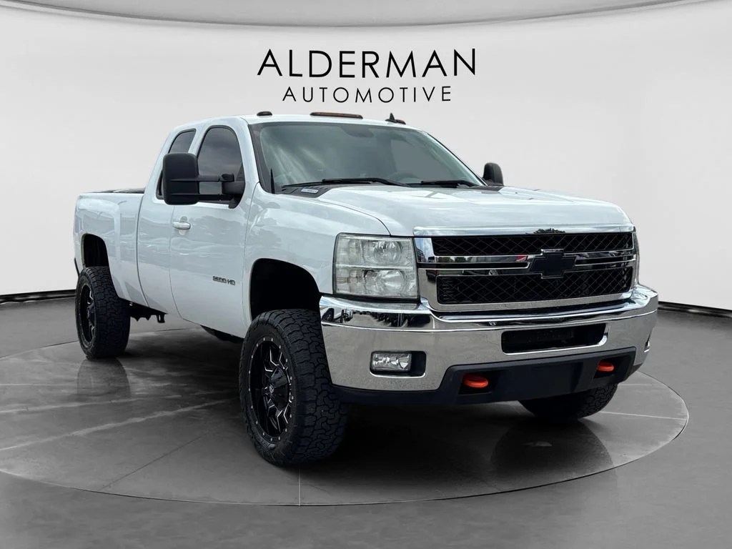 Used 2011 White Chevrolet LTZ image 7