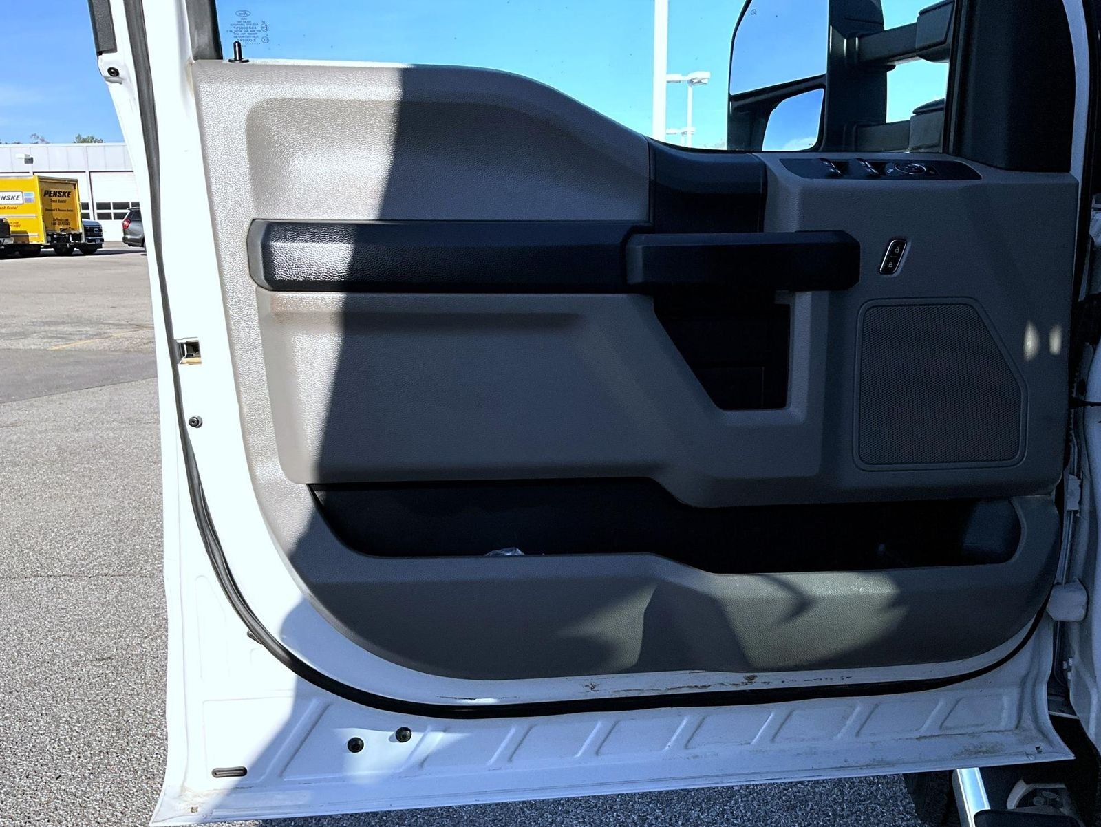 Used 2017 White Ford XL image 11