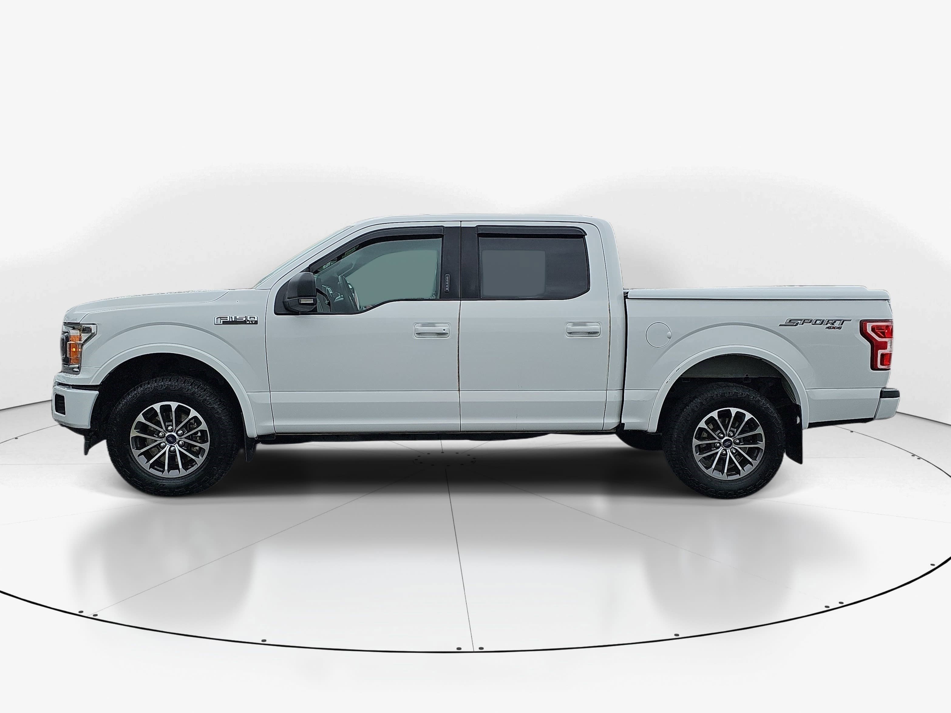 Used 2018 Oxford White Ford XLT image 6