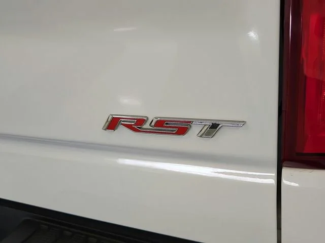 Used 2025 Summit White Chevrolet RST image 40