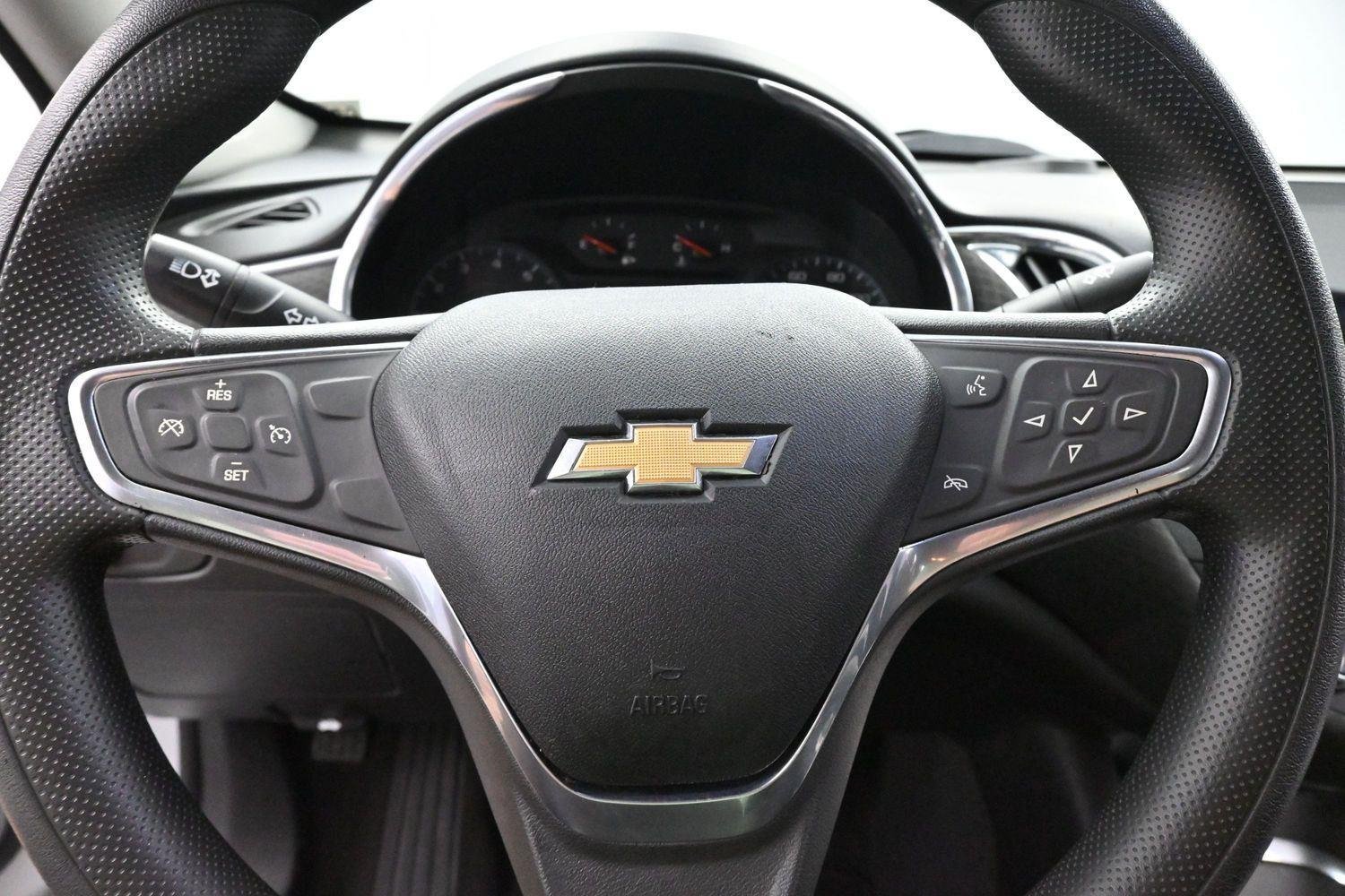 Used 2021 SILVER ICE METALLIC Chevrolet LT image 17