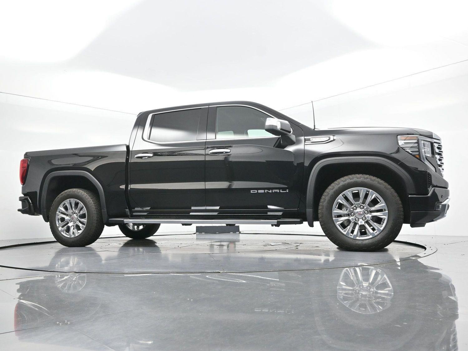 Used 2025 Onyx Black GMC Denali image 49