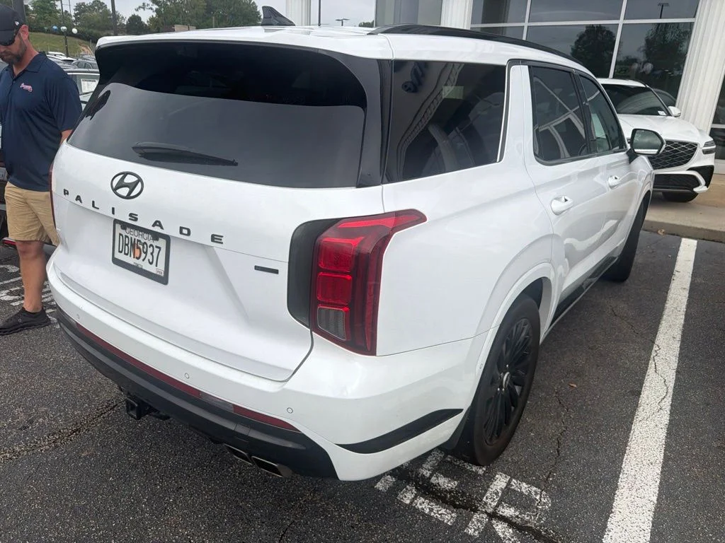 Used 2025 White Hyundai Calligraphy Night Edition image 4