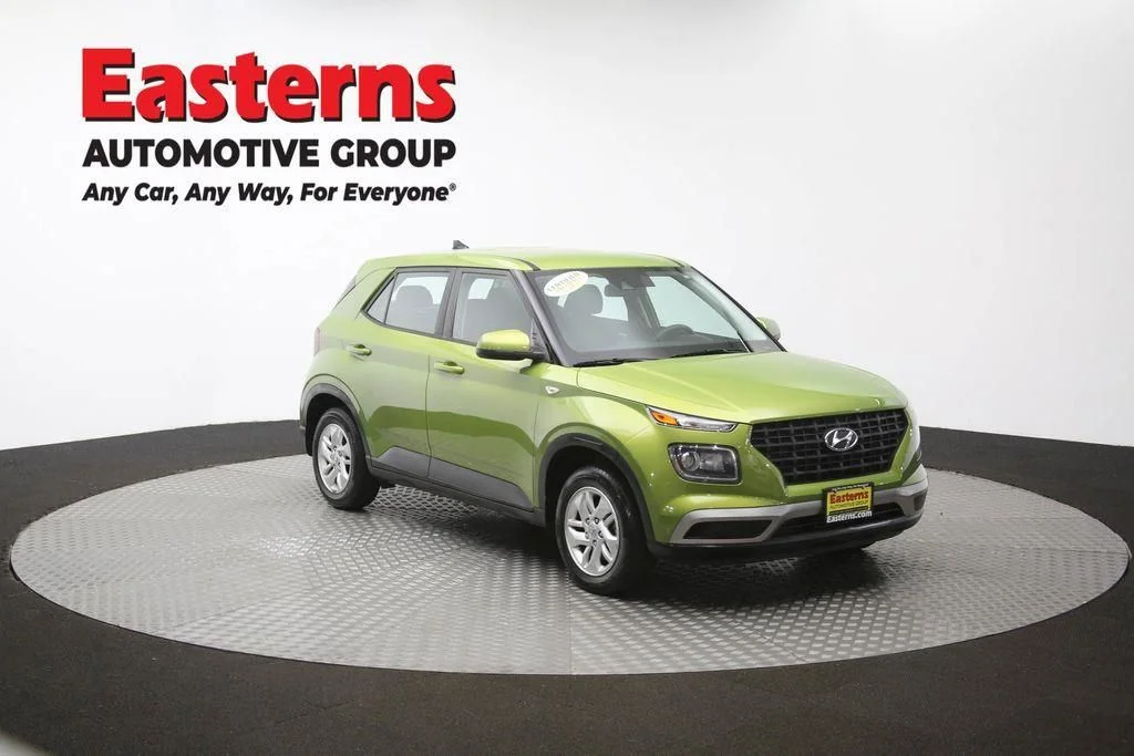Used 2022 Green Hyundai SE image 51