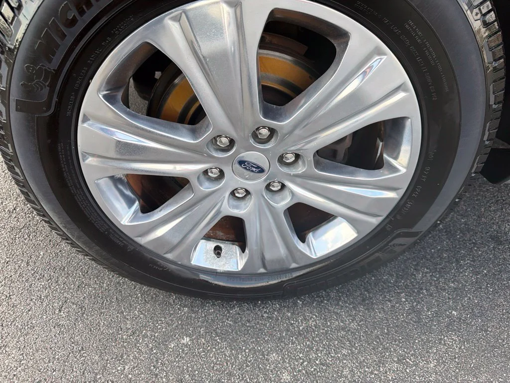 Used 2016 Magnetic Metallic Ford Platinum image 9