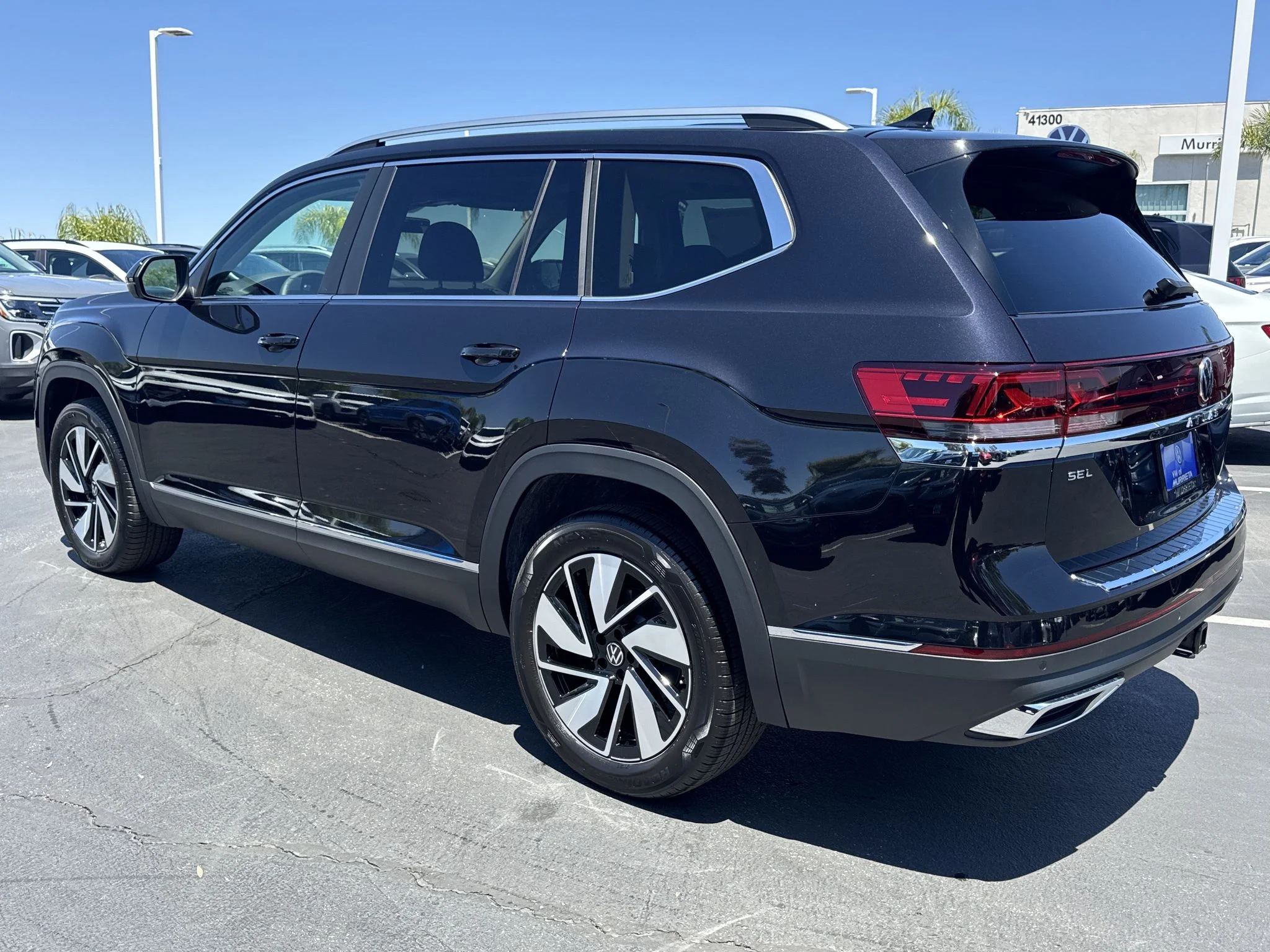 New 2026 Deep Black Pearl Volkswagen 2.0T SEL image 7