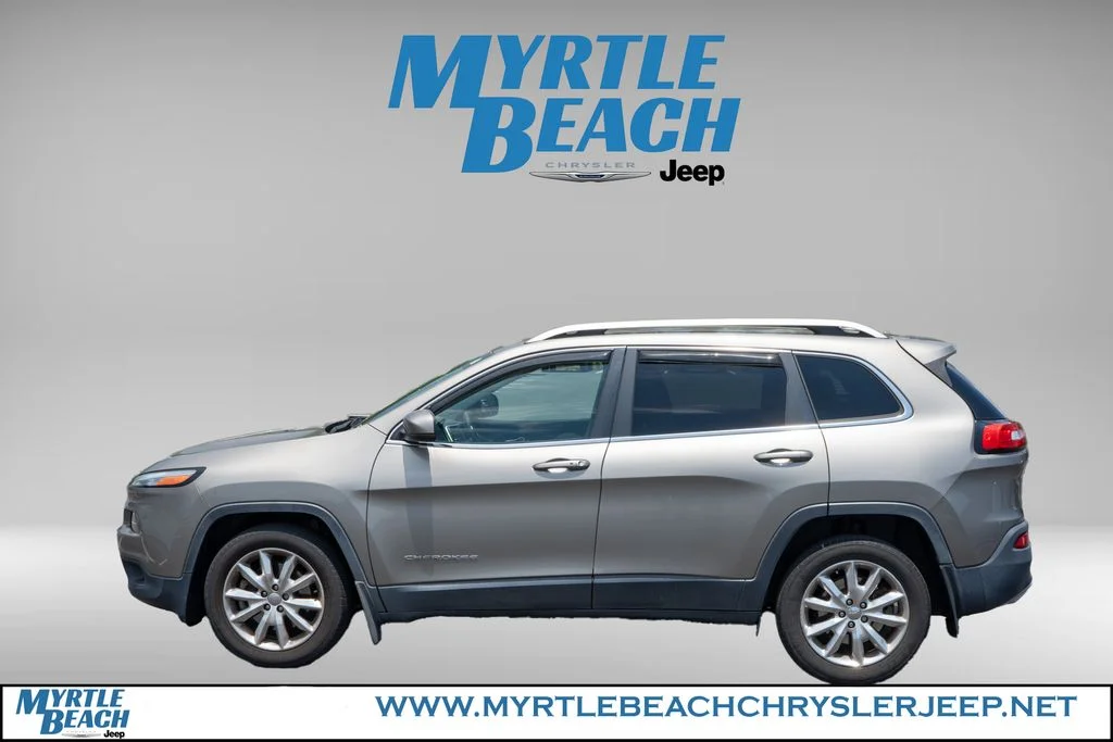 Used 2017 Light Brownstone Pearlcoat Jeep Limited image 3
