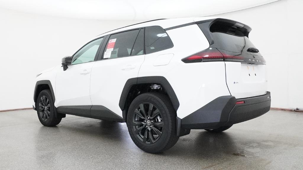 New 2026 Ice Cap Toyota XLE Premium image 11