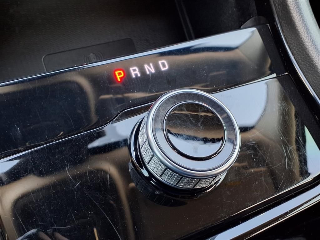 Used 2021 White Jeep Laredo image 25
