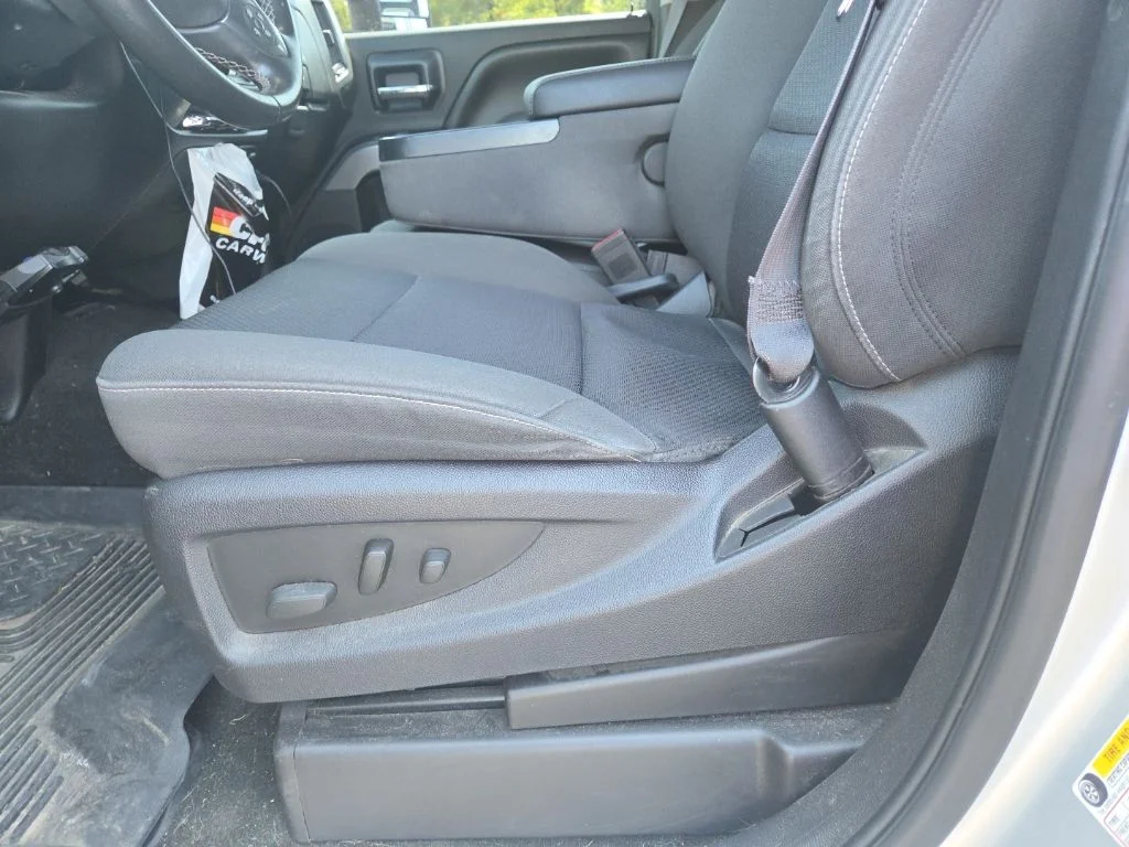 Used 2014 Silver Chevrolet LT image 5