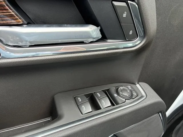 New 2026 Summit White GMC Elevation image 13
